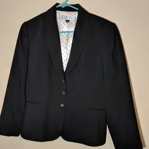 Tahari blazer with rivet-like snap covers